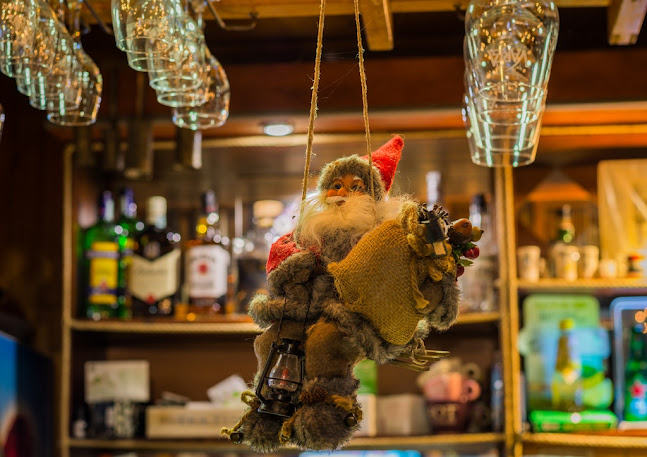 Görbe Tök Falatozó és Kiskocsma - Vendéglátás