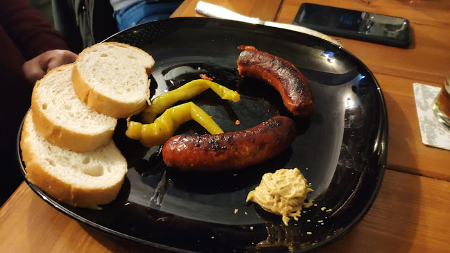 Beeráló - Vendéglátás