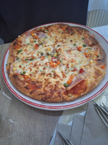 Opinii despre Szoki Pizzéria în Mórahalom - Vendéglátás