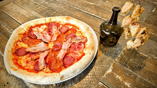 La pizza di famiglia Pizzaszelet Bár - Vendéglátás