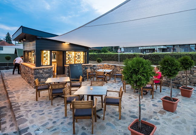 Borbarátok Étterem és Vendégház