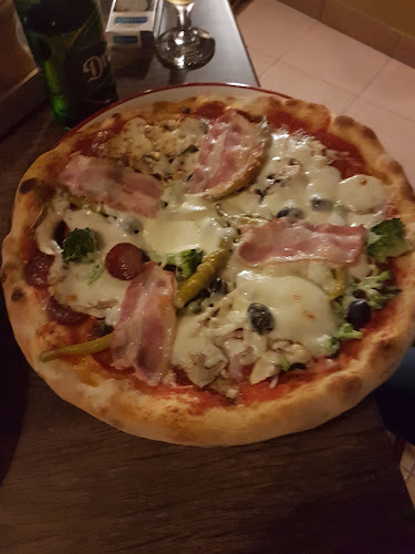 Opinii despre Pancser Pizza és Étterem în Dunakeszi - Vendéglátás