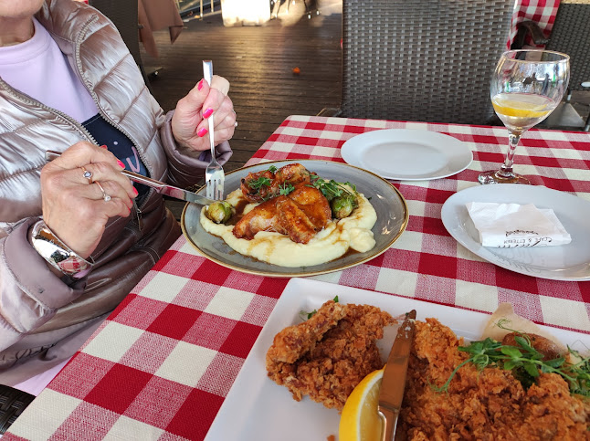 Caramello Fagyizó - Vendéglátás