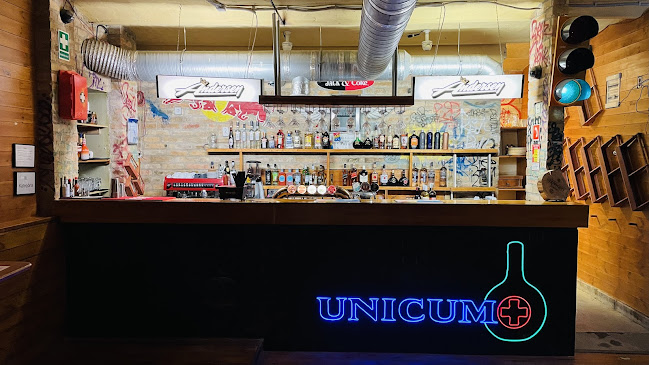 Opinii despre X Bar în Budapest - Vendéglátás