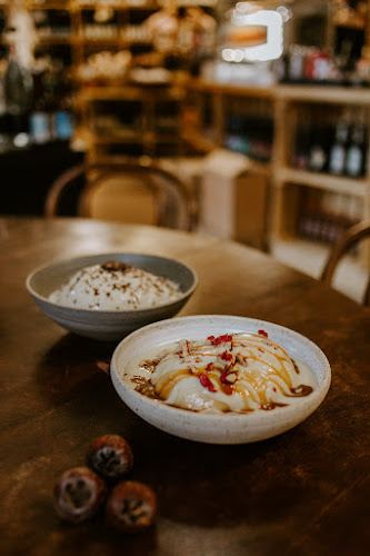 Budapest, Kós Károly tér, 1192