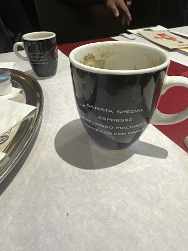 Opinii despre La Lucia Restaurant în Budapest - Vendéglátás