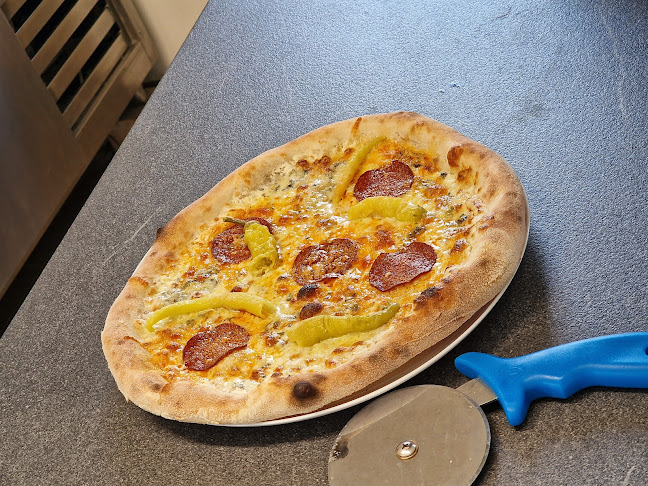 Opinii despre Tomazzo Pizza în Szada - Vendéglátás