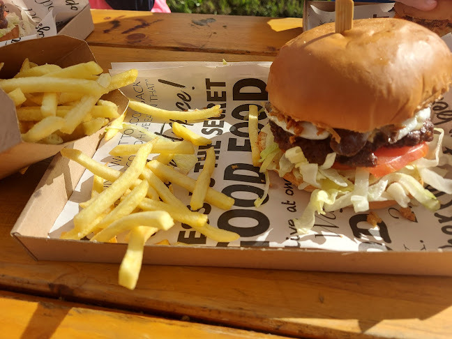 Snicli Büfé Hamburgeres - Vendéglátás