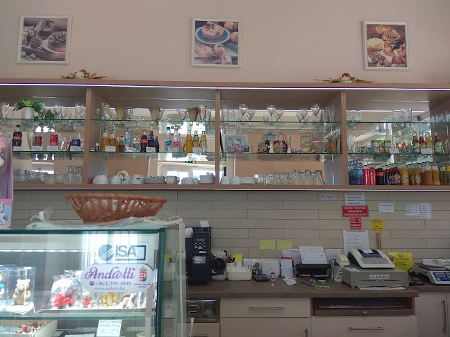 Juhász cukrászda és fagyizó" - Békés