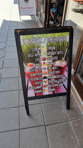 Opinii despre Kis Édes Cukrászda és Kávéház în Szentgotthárd - Vendéglátás