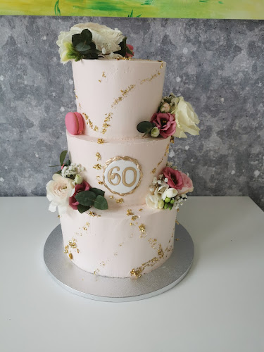 Opinii despre Azur Cake - Kézműves tortaműhely (esküvői, születésnapi torta, macaron, mousse) Miskolc în Miskolc - Vendéglátás