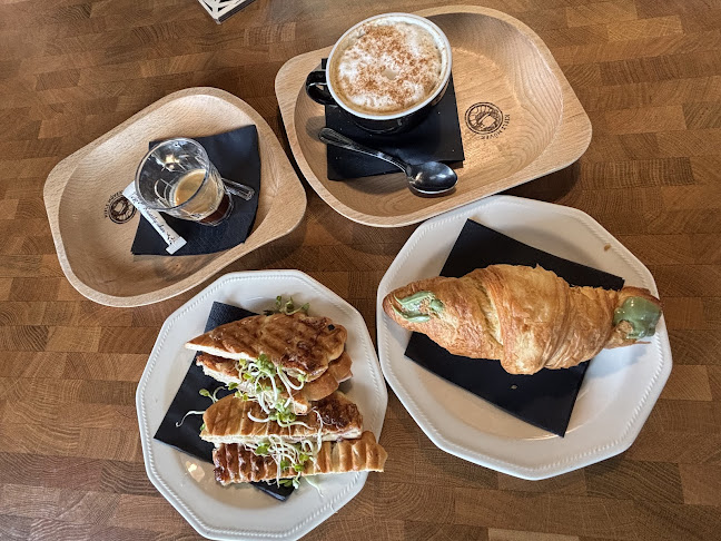 Opinii despre Kifli Művek în Budapest - Vendéglátás