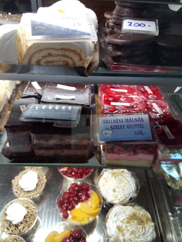 Opinii despre Talmácsi Cukrászat în Kunszentmárton - Vendéglátás