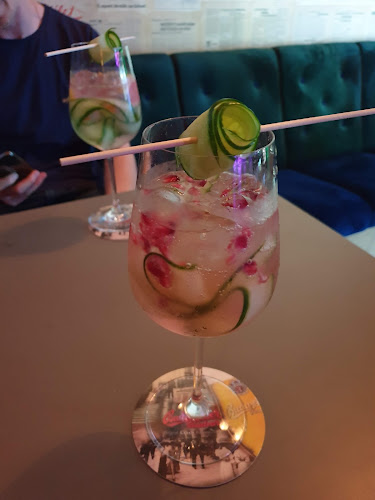 Opinii despre Casablanca Bar & Tapas în Szeged - Vendéglátás