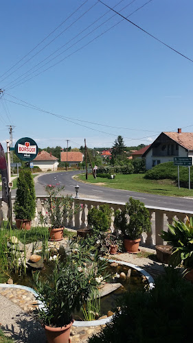 Comentarii opinii despre Hársfa büfé