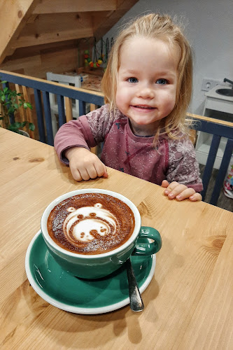 Opinii despre Manooka Kávézó în Eger - Vendéglátás