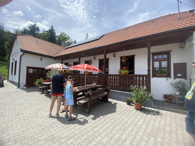 Turisztikai Információs Központ – Tanoda kávézó - Háromhuta