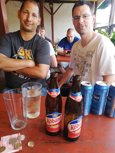 Opinii despre Izis Söröző în Tapolca - Vendéglátás