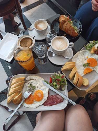 Opinii despre Rojt és Bojt Kávéskuckó în Budapest - Vendéglátás