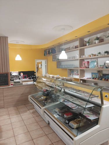 Opinii despre Falánk Fanni Cukrászda în Mátészalka - Vendéglátás