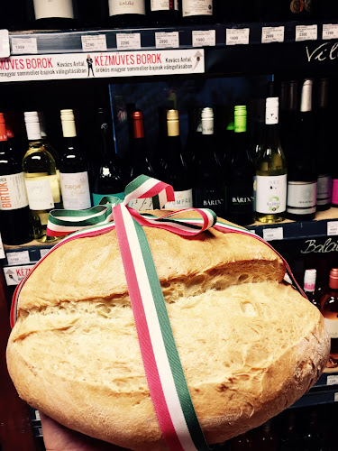 Comentarii opinii despre Szerencsesarok Delikát/Pizza és Bolt