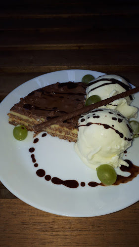 Maxima Fagyizó Kávézó - Vendéglátás