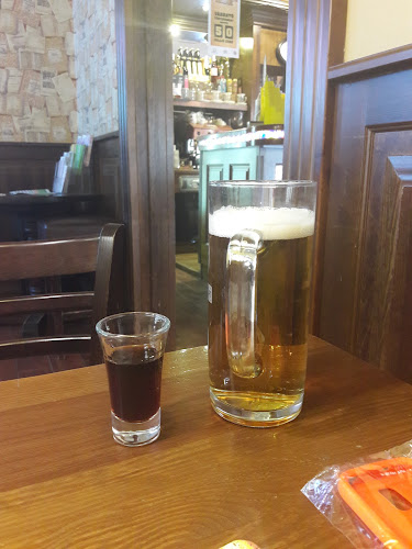 Opinii despre Center Pub&Cafe în Vác - Vendéglátás