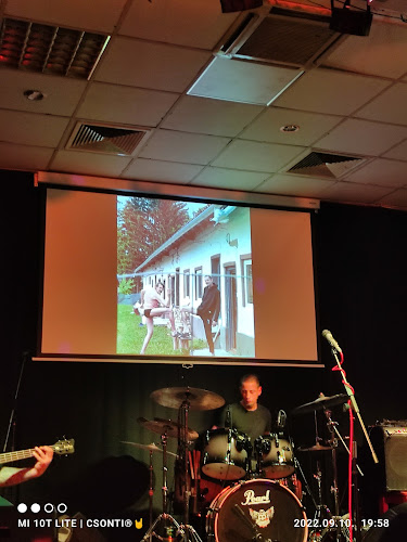 Comentarii opinii despre Vezér Borozó-Söröző