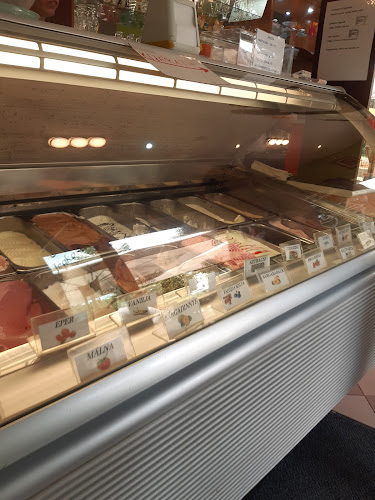 Opinii despre Vági Józsi Cukrászda în Göd - Vendéglátás