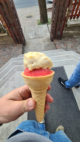 Zsitvai Cukrászda - Vendéglátás