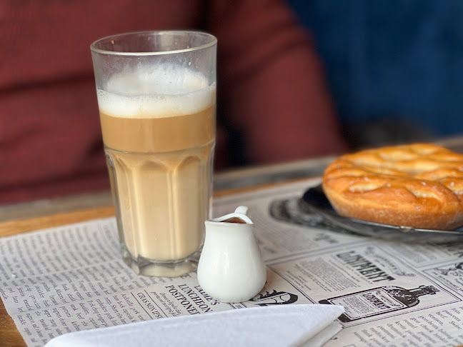 Opinii despre Sugar Coffee and Toast în Komló - Vendéglátás