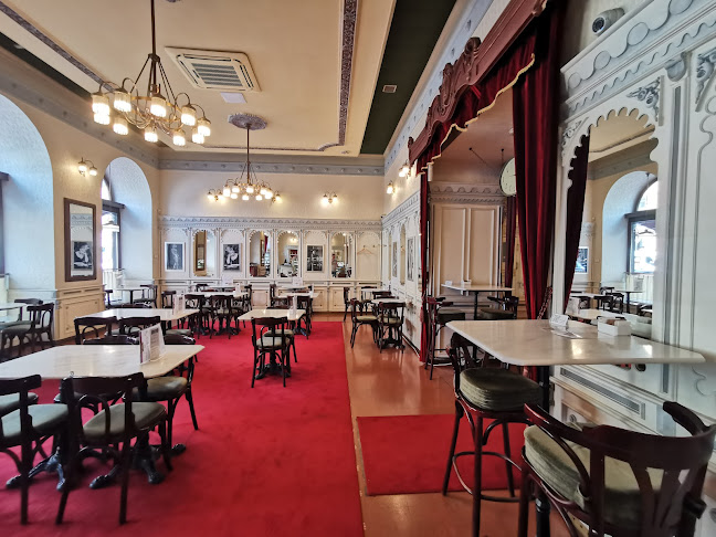 Opinii despre Hauer cukrászda és kávéház în Budapest - Vendéglátás