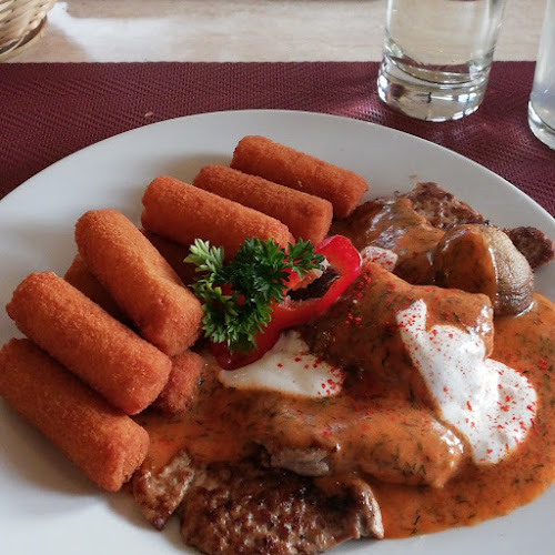 Négy Muskétás Étterem - Vendéglátás