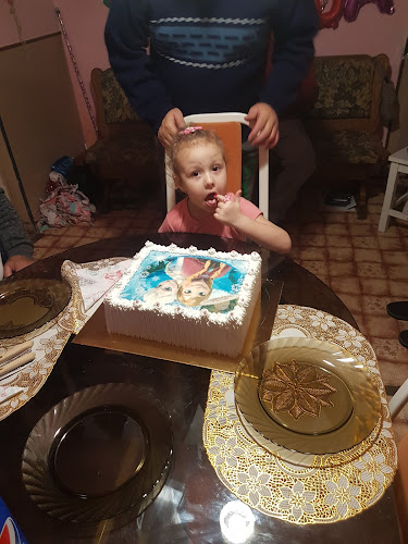 Comentarii opinii despre Sipaki Cukrászda