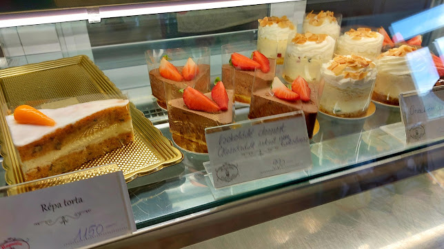 Magnólia Cukrászda - Üröm