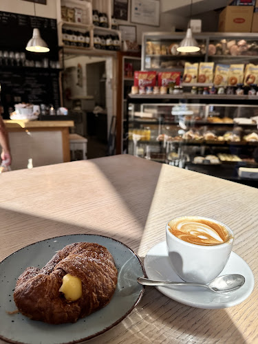 Opinii despre Német - Olasz Pékség în Siófok - Vendéglátás