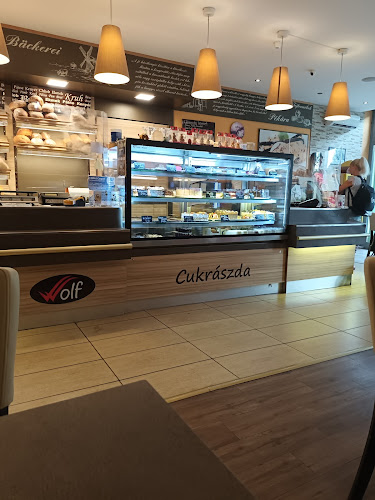 Wolf Pékség és Cukrászda - Budapest