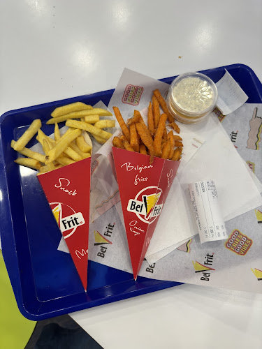 Opinii despre Belfrit Corvin în Budapest - Vendéglátás