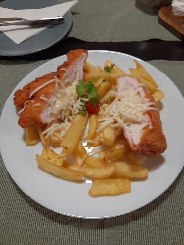 Opinii despre Intro café & Restaurant în Pápa - Vendéglátás