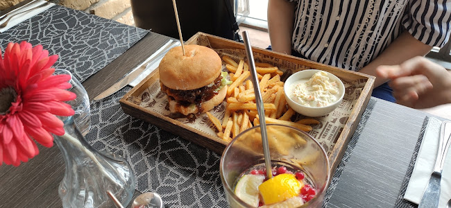 Comentarii opinii despre Random House Étterem