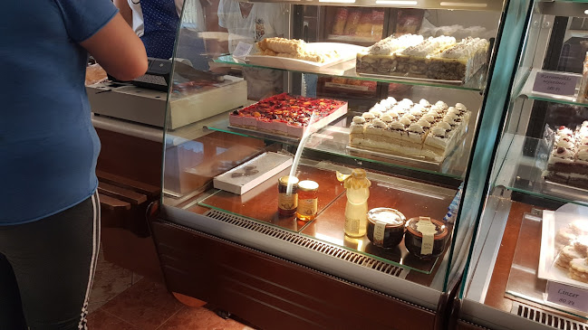 Opinii despre PILLE Pékség, Fagyizó és Cukrászat în Tápióbicske - Vendéglátás