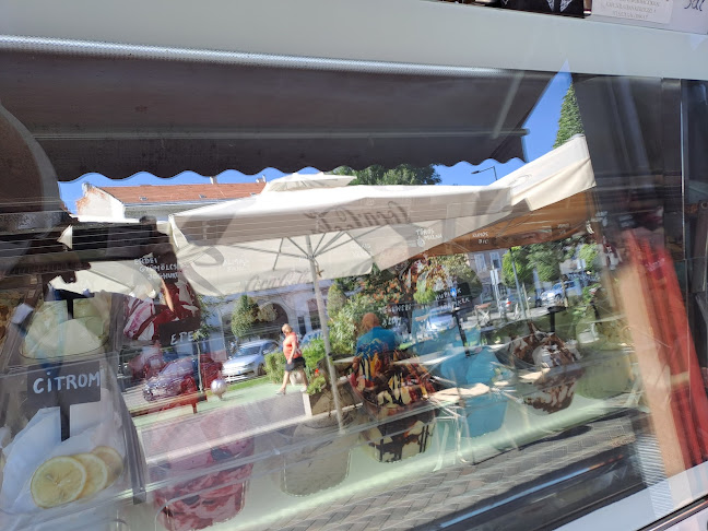 Viktória Fagyizó És Kávézó - Sopron