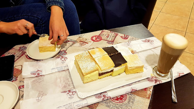 Iparos Kávézó - Vendéglátás