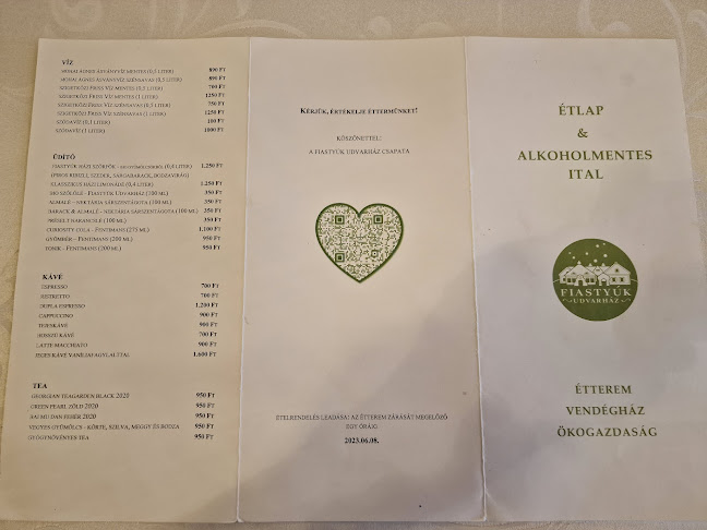 Fiastyúk Udvarház - étterem, szállás, biofarm - Csór