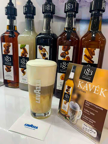 Opinii despre Macaron Kávézó és Cukrászda în Sajószentpéter - Vendéglátás