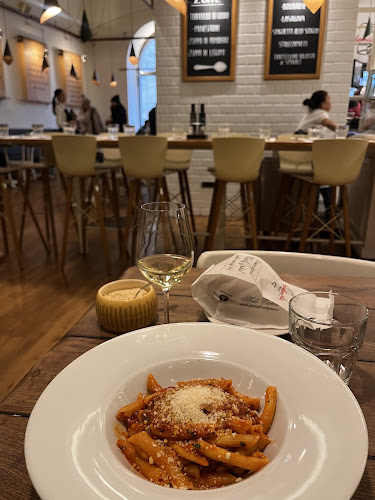 Budapest, Szent István tér 12, 1051