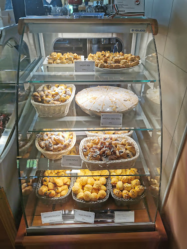 KissCuki Cukrászda - Vendéglátás