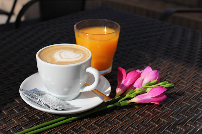 Melange Cafe & Bistro - Vendéglátás