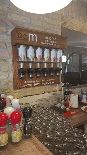 Yee-lo pizzéria - Vendéglátás