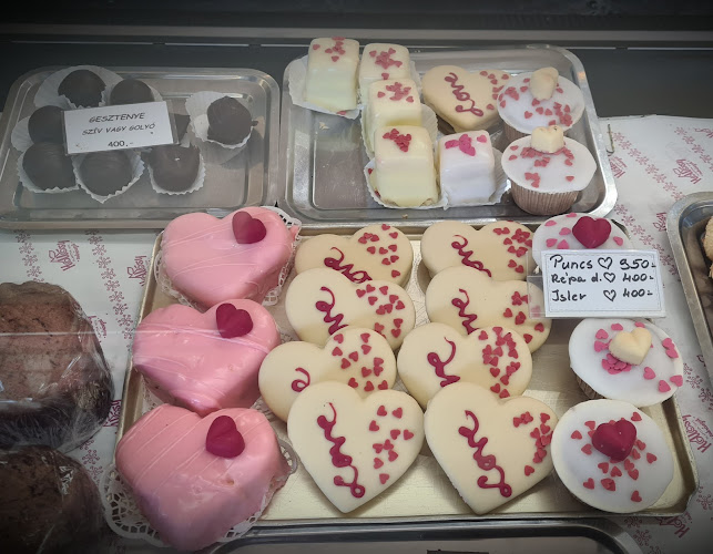 Comentarii opinii despre Hollósy Cukrászat Pasarét